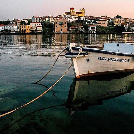 Koukonas Hotel Galaxidi Bagian luar foto