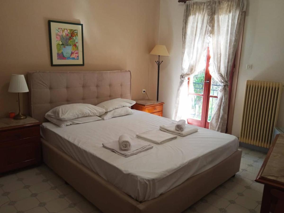 Koukonas Hotel Galaxidi Bagian luar foto