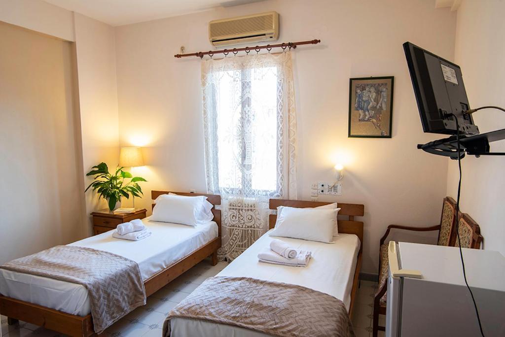 Koukonas Hotel Galaxidi Bagian luar foto