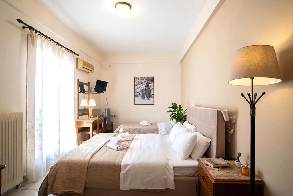 Koukonas Hotel Galaxidi Bagian luar foto