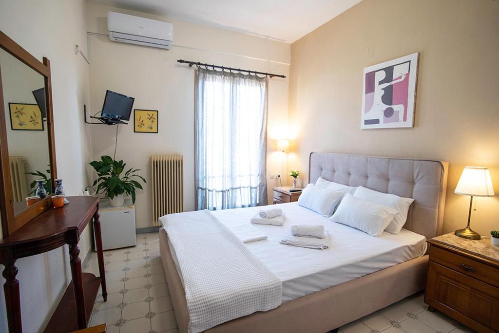 Koukonas Hotel Galaxidi Bagian luar foto