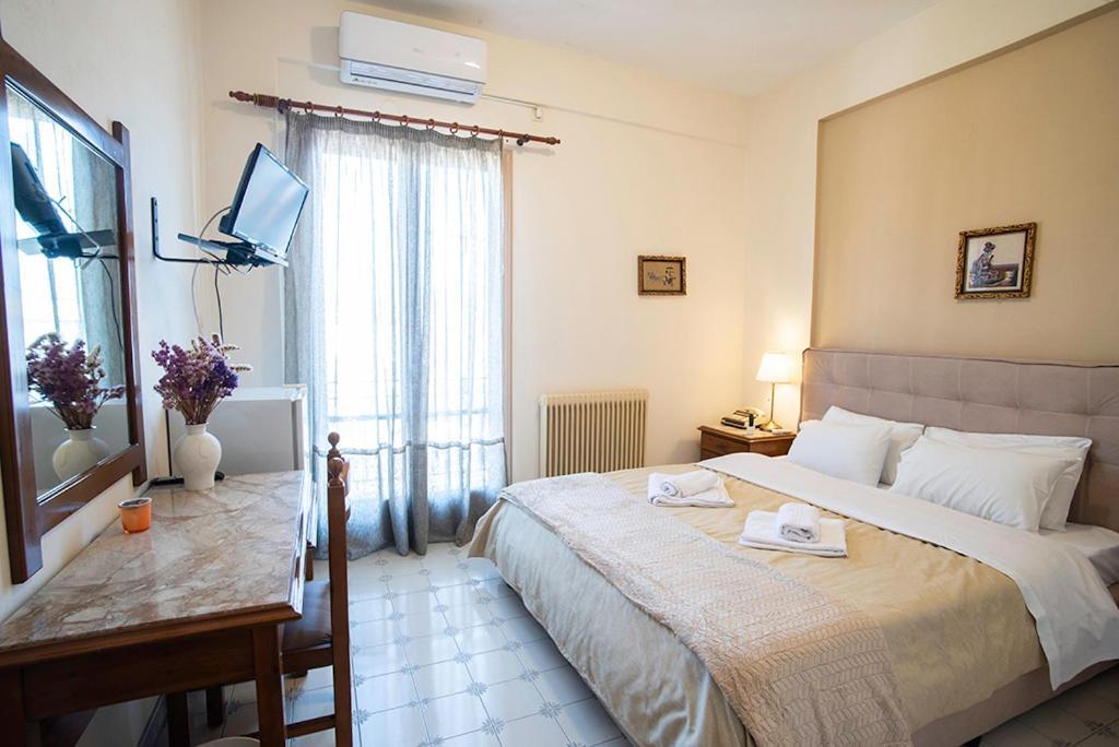 Koukonas Hotel Galaxidi Bagian luar foto