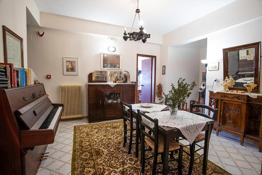 Koukonas Hotel Galaxidi Bagian luar foto