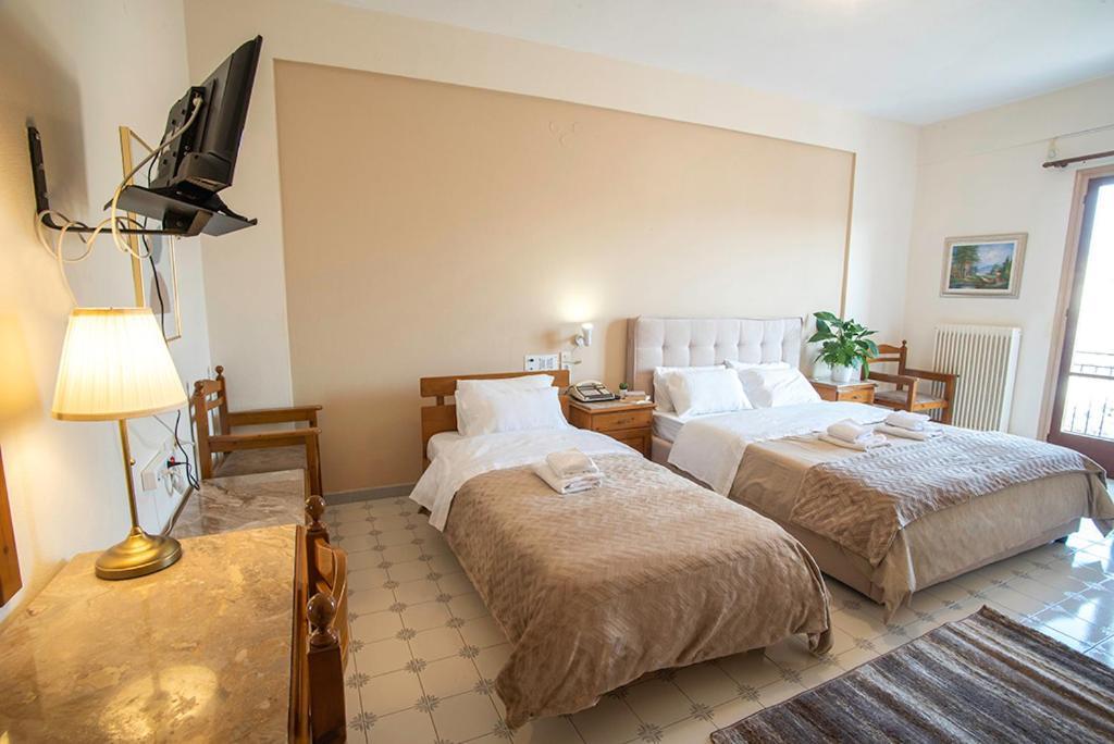 Koukonas Hotel Galaxidi Bagian luar foto