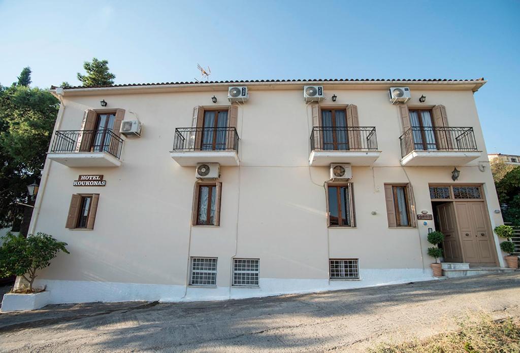 Koukonas Hotel Galaxidi Bagian luar foto