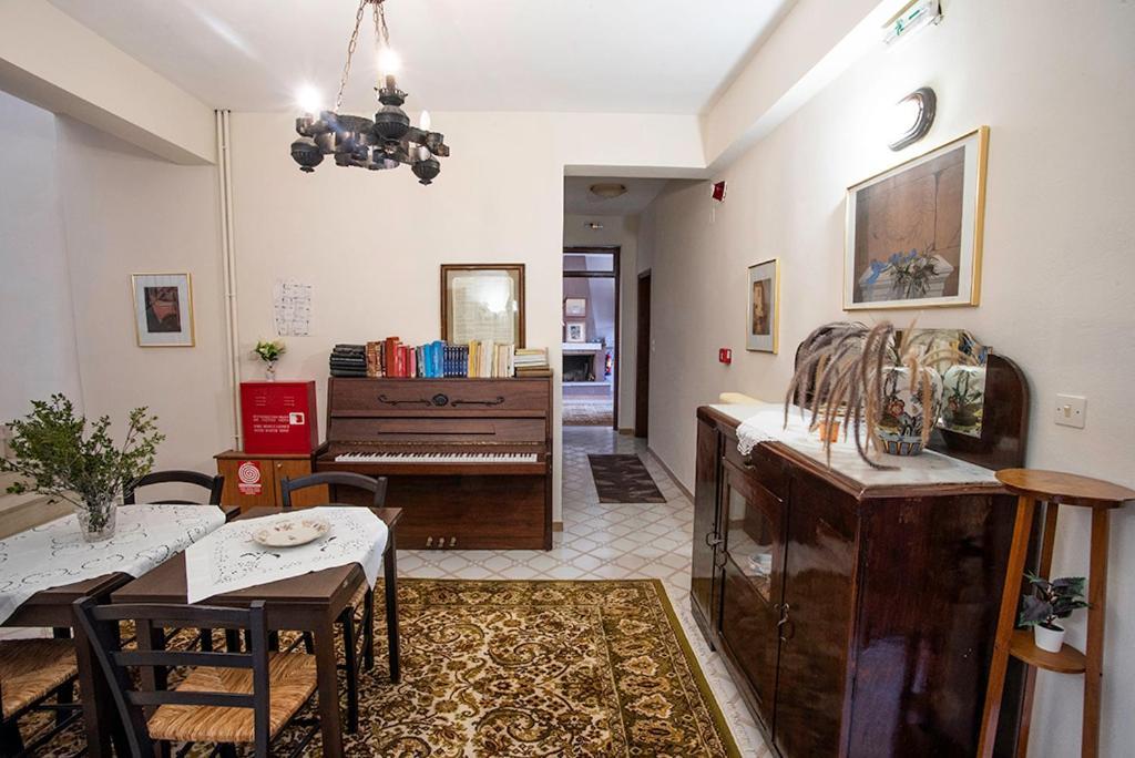 Koukonas Hotel Galaxidi Bagian luar foto