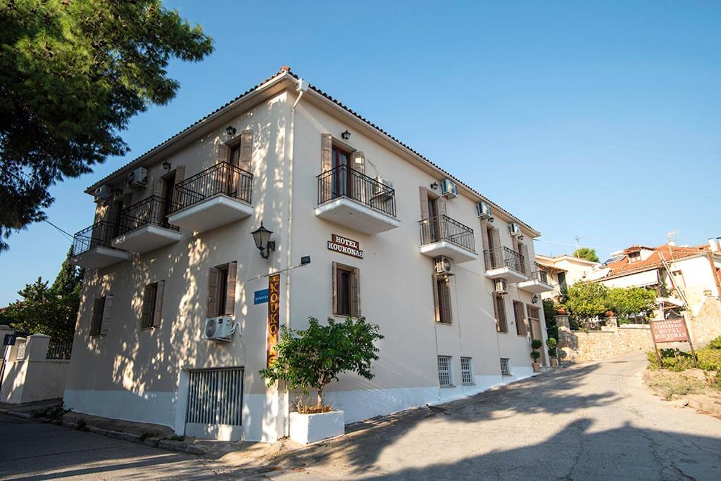 Koukonas Hotel Galaxidi Bagian luar foto