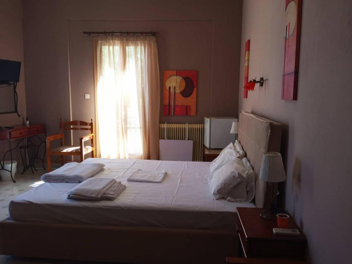 Koukonas Hotel Galaxidi Bagian luar foto