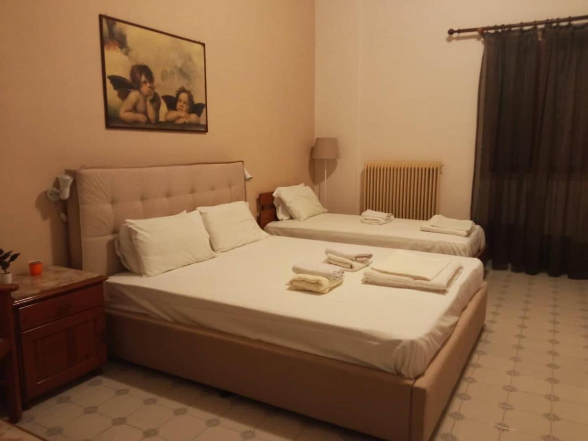 Koukonas Hotel Galaxidi Bagian luar foto