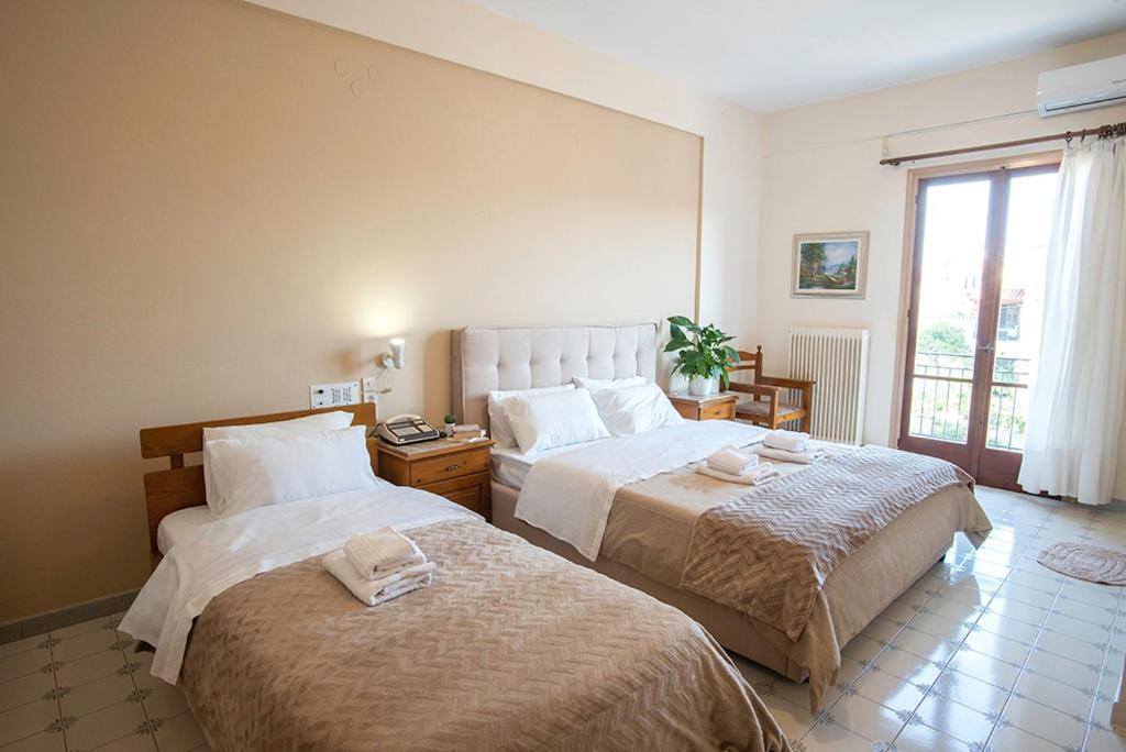 Koukonas Hotel Galaxidi Bagian luar foto