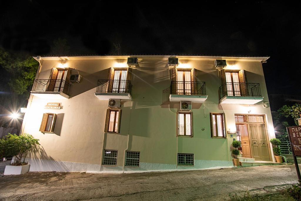 Koukonas Hotel Galaxidi Bagian luar foto