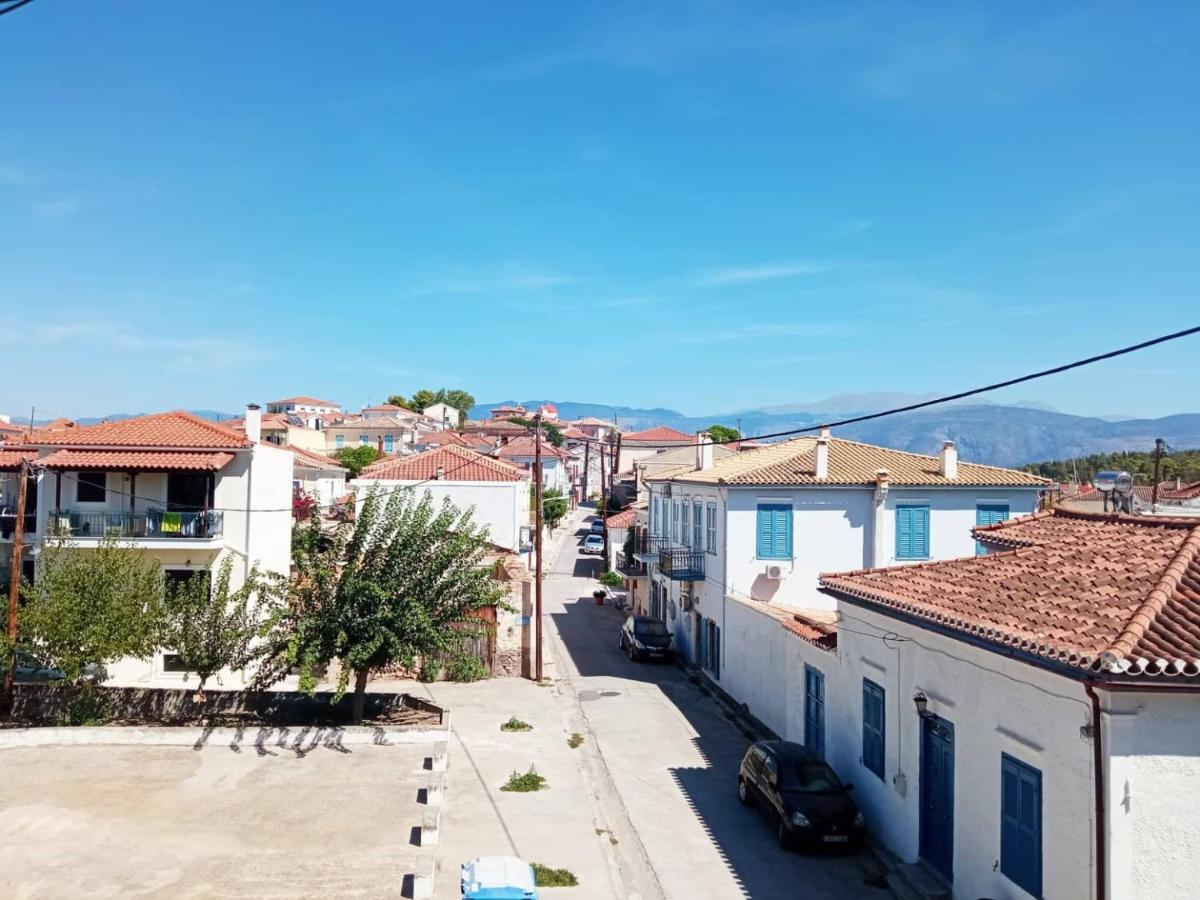 Koukonas Hotel Galaxidi Bagian luar foto