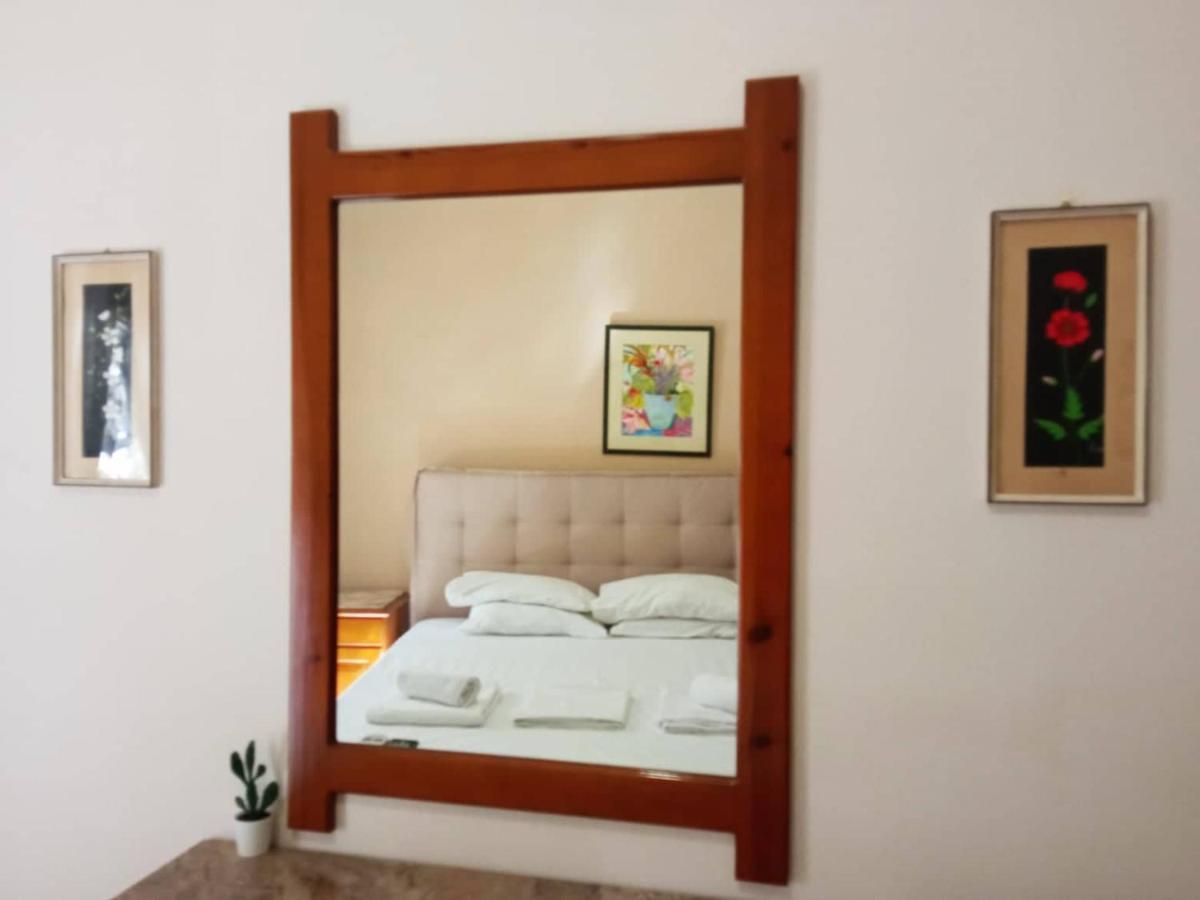 Koukonas Hotel Galaxidi Bagian luar foto